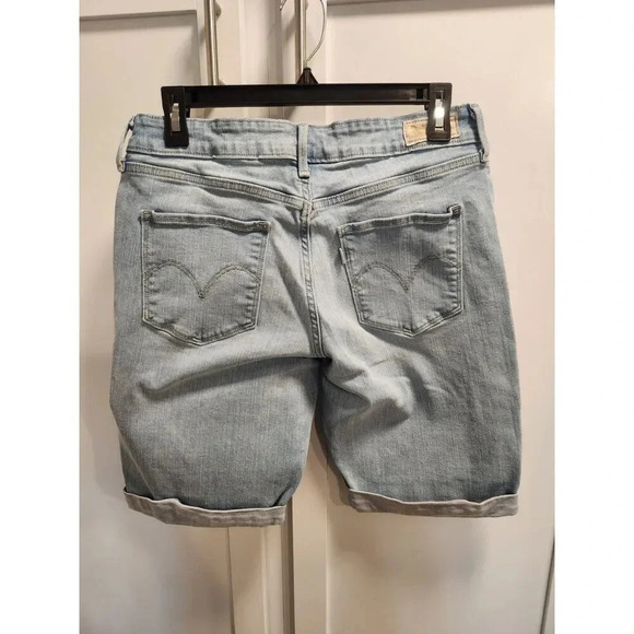 Levi's Silvertab 10" Bermuda Shorts Rolled Cuff Light Wash Sz 8 - Picture 2 of 10